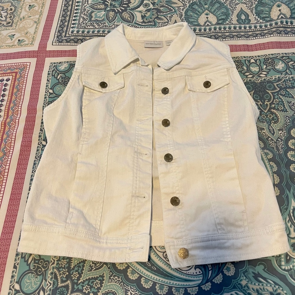 White denim vest